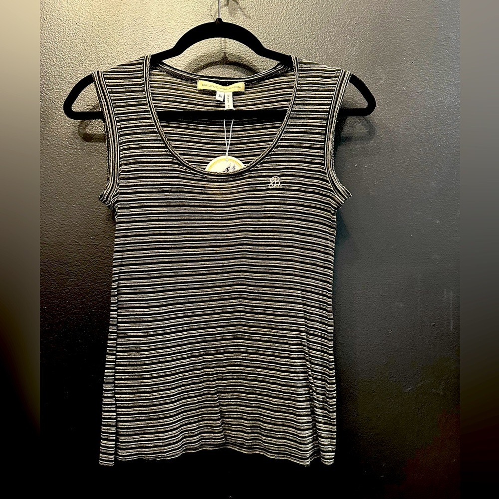 BALENCIAGA.PARIS top